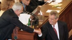 'I Klaus i Zeman (na fotografiji) su bili potpuno korumpirani od samog početka. Oni su stvarni kreatori sistema koga je veoma teško slomiti.'