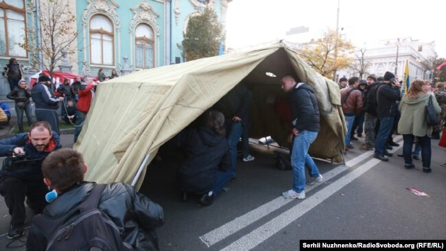 Палатки оппозиции вблизи Верховной Рады. 17 октября