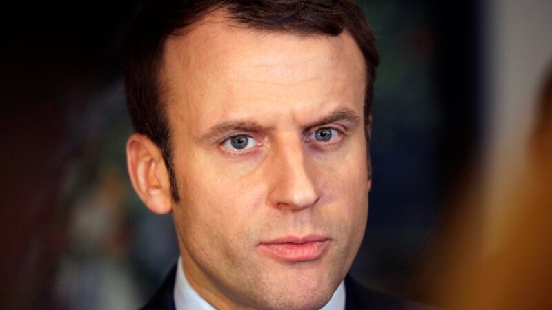 Макрон впервые лидирует в опросах о будущем президенте Франции