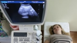 'Bir üzrxahlıq da etmədilər ki, balanı öldürdük': Ana ölümləri rəsmi hədəfdən iki dəfə çoxdur