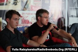 Блогер, громадський активіст Юрій Гудименко та телеведучий Віталій Гайдукевич (зліва направо)