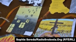 Дитячі малюнки до річниці Голодомору, архівне фото