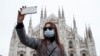 Селфи на фоне Миланского собора во время пандемии коронавируса