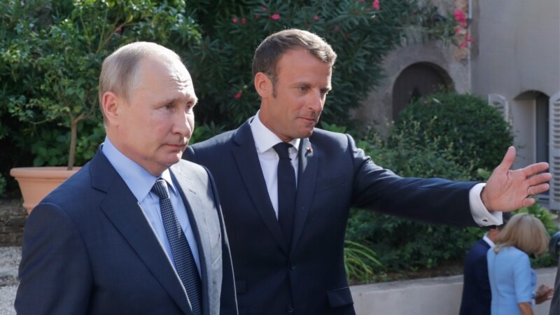 Putin Macron-a Moskvada ‘sarı jilet’ etirazlarını istəmədiyini deyir