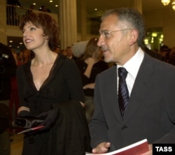 Татьяна Миткова и Савик Шустер на вручении премии ТЭФИ-2004
