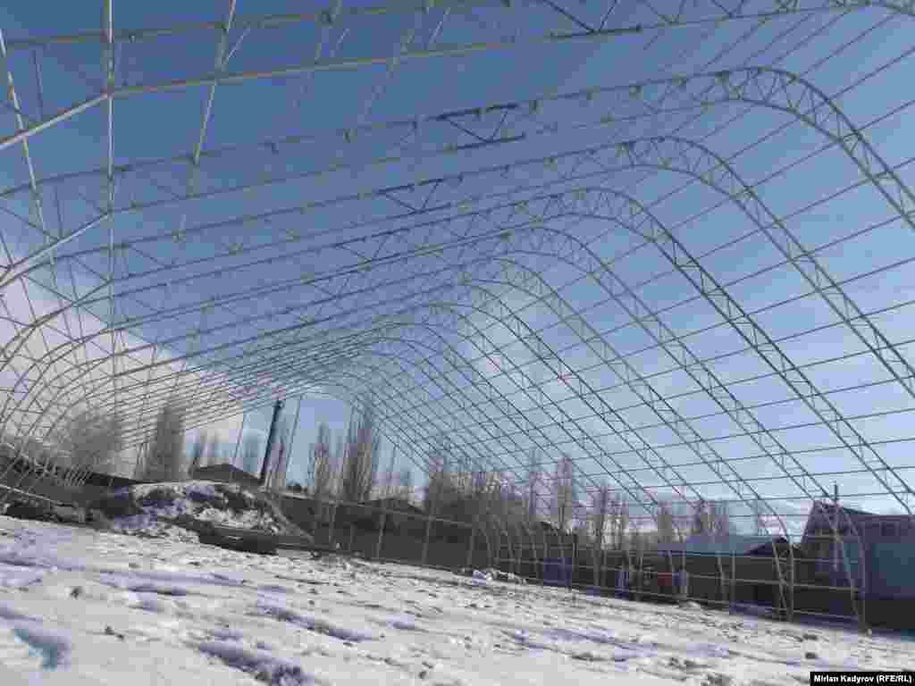 Строительство будет завершено в следующем году. 