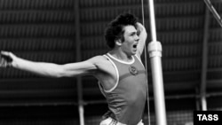 Skakač s motkom Konstantin Volkov osvojio je srebro na Olimpijskim igrama u Moskvi 1980. Rečeno mu je da treba da prođe kroz "program sa specijalnim supstancama".
