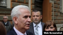 Živko Budimir ispred zgrade u kojem je njegov ured, foto: Davorin Sekulić/Klix.ba