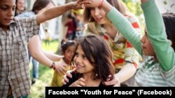 Пасхальне свято у ромському таборі. Київ. Facebook «Молодь за мир»