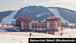 Найбільший гірськолижний курорт України – Буковель в Карпатах