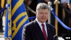 Президент Украины Петр Порошенко выступает во время празднования Дня Независимости Украины. Киев, 24 августа 2015 года.