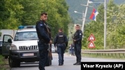 Kosovo polisi ölkənin şimal-qərbində