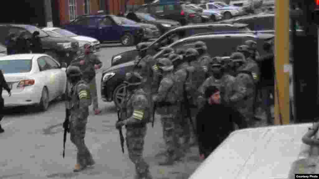 Спецоперация проходила с раннего утра 11 января в нескольких населенных пунктах Курчалоевского района Чечни