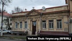 Старый дом по улице Новороссийской в Севастополе