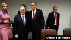 Встреча министров иностранных дел Армении и России - Зограба Мнацаканяна (слева) и Сергея Лаврова в Нью-Йорке, 26 сентября 2018 г.