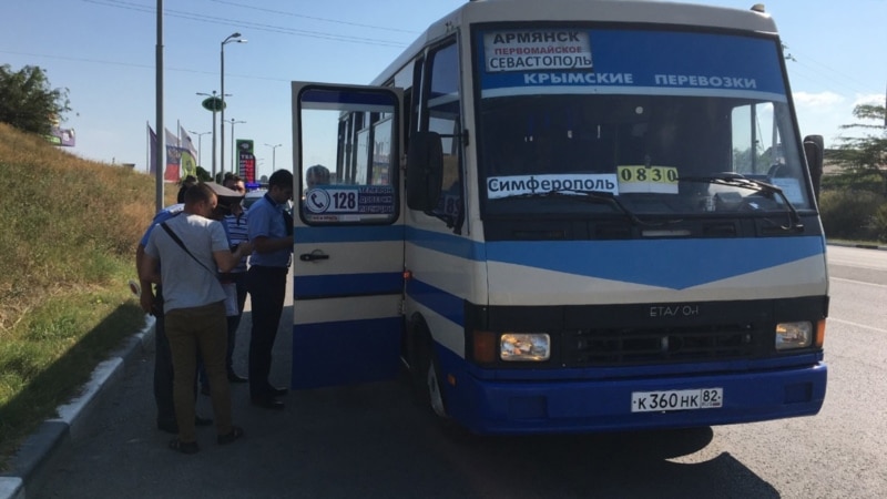 Власти Крыма запретили въезд на полуостров 12 гражданам Украины за «нелегальные перевозки»