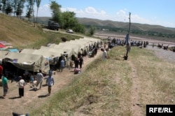 Сузоқдаги қочқинлар лагери.