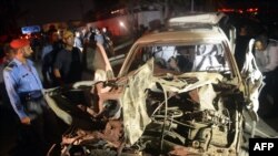 Pamje pas një sulmi të mëparshëm me bombë në Pakistan