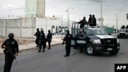 Մեքսիկա - Ոստիկանական ուժերը հատուկ գործողության ժամանակ, արխիվ