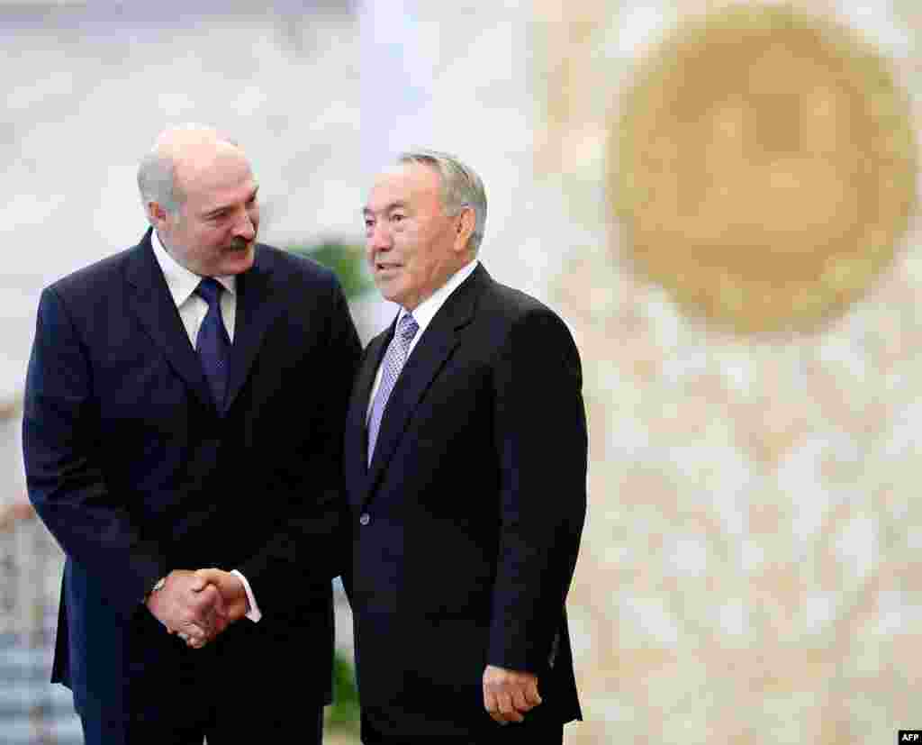 Александр Лукашенко и Нурсултан Назарбаев. 
