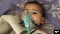 Djeca u bolnici nakon napada nervnim plinom, Sirija
