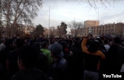 صحنه‌ای از اعتراضات دی ۹۶ در همدان