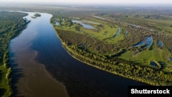 Река Обь на территории Томской области России.