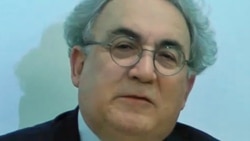 عباس امانت: ایران هرگزدر چنین موقعیت تاریکی نبوده؛ به آیندهٔ ایران امیدوارم