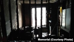 Назраньдағы "Мемориал" құқық қорғау ұйымының өртенген кеңсесі. Ингушетия, 17 қаңтар 2018 жыл.