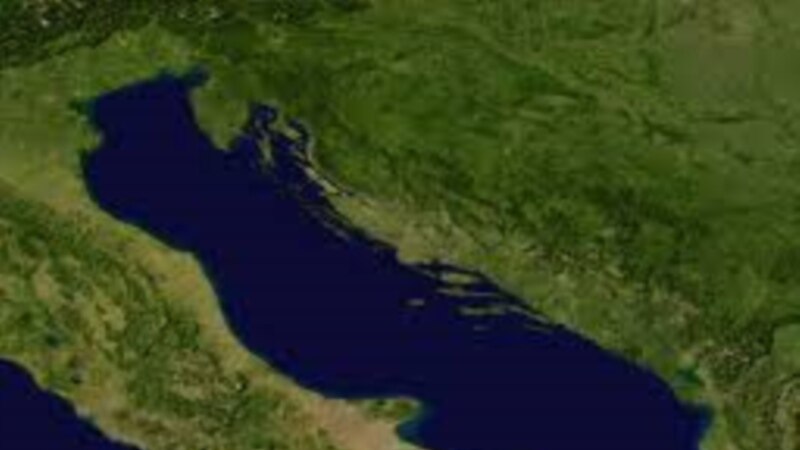 Во Јадранското море пронајдено телото на вториот пилот од урнатиот хеликоптер