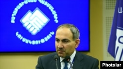 Armenia - Opposition leader Nikol Pashinian addresses the founding congress of his Civic Contract party, Yerevan, 30May2015.