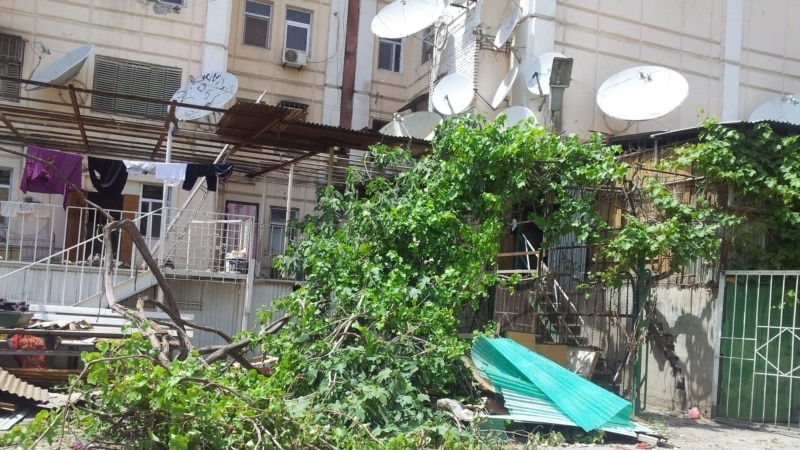 Maryda 'pristroýkalar' ýykylýar, Türkmenabatda dükanlar ýumrulýar