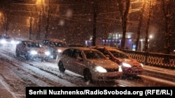 З 15:00 8 лютого заборонений в’їзд до Києва великогабаритного транспорту. Рух вантажівок обмежено і на трасах Київської області