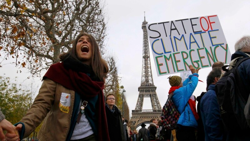 Nekoliko hiljada ljudi na skupu o klimi u Parizu