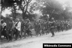 Колонна советских военнопленных. Лето 1941
