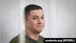 Taras Avatarau in a Belarusian courtroom on April 18