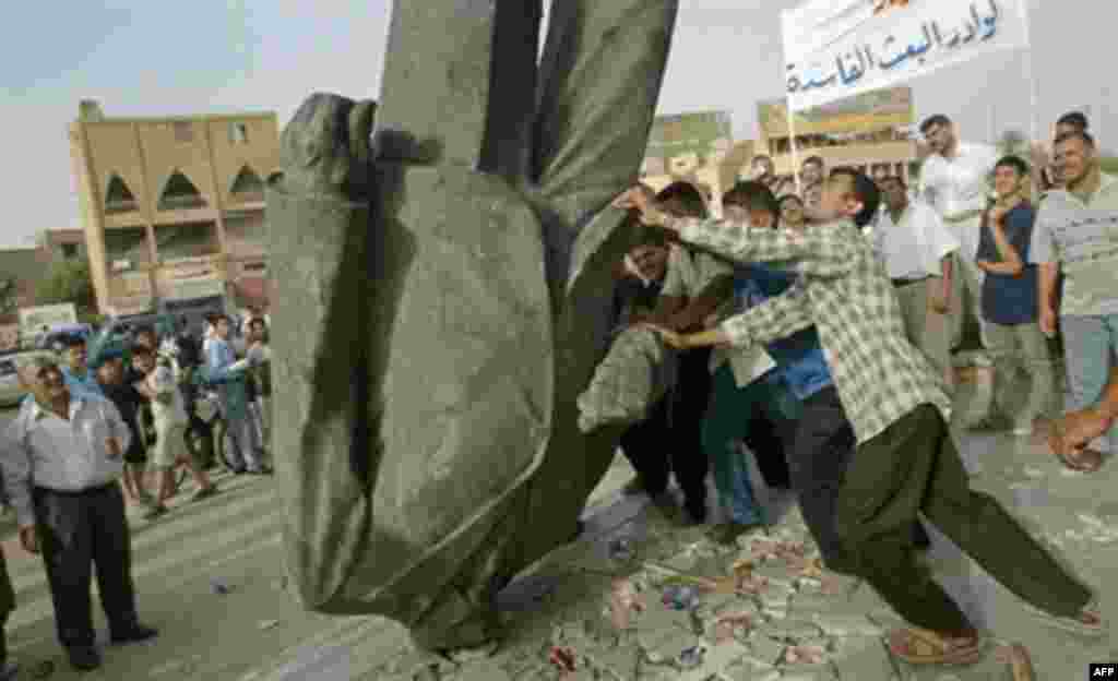 در نهم آوریل سال ۲۰۰۳ بغداد سقوط کرد و زمامداری ۲۴ ساله صدام حسین به پایان رسید.
