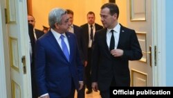 Armenia - President Serzh Sarkisian meets with Russian Prime Minister Dmitry Medvedev, Yerevan, 7Apr2016.