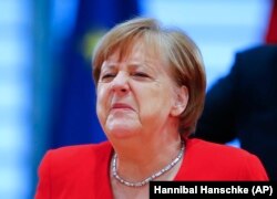 Меркель попереджає: країна перебуває на початку епідемії