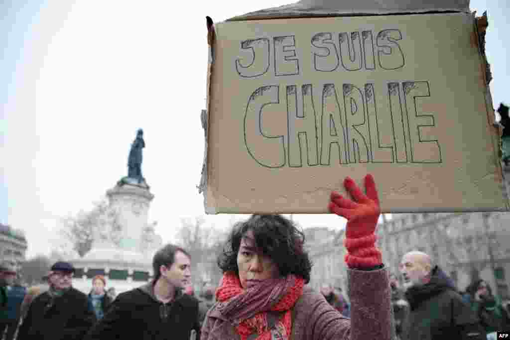 Акция памяти погибших в результате нападения на редакцию&nbsp;​Charlie Hebdo. Париж, 7 января 2015 года