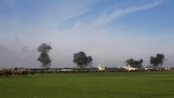 Сирия. Столбы дыма после авиаударов, поразивших город Саракеб в провинции Идлиб, 27 февраля 2020 года
