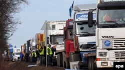 Protest al șoferilor de TIR ruși împotriva taxei Platon, St. Petersburg, martie 2017.