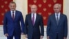 Президент России Владимир Путин (в центре) и лидеры Абхазии Рауль Хаджимба и Южной Осетии Анатолий Бибилов, 24 августа 2018 года 