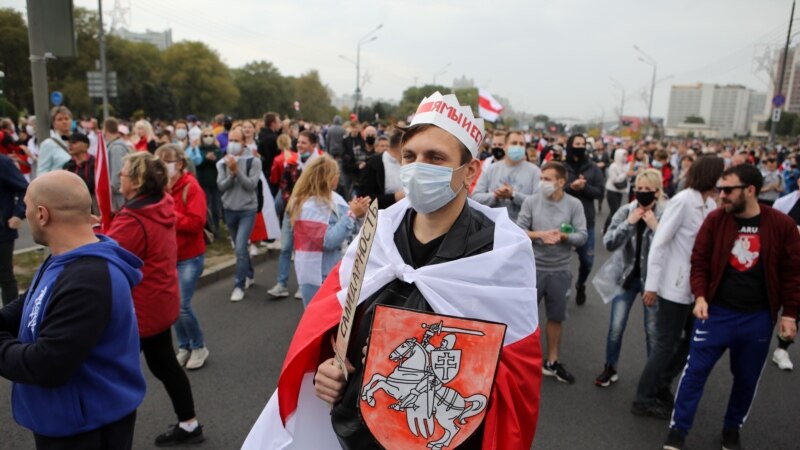 Протесты в Беларуси: в Минске десятки тысяч вышли на «народную инаугурацию» Тихановской