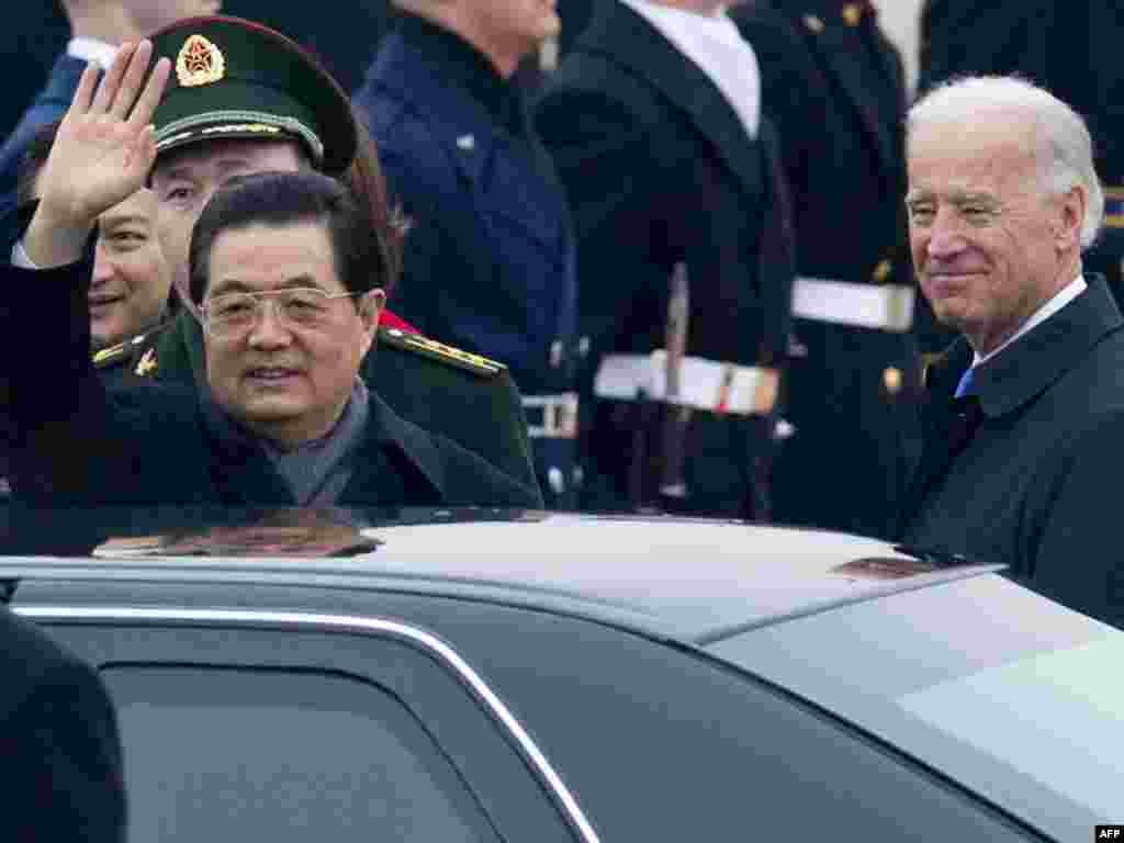 Кинескиот претседател Ху Џинтао и американскиот потпретседател Џо Бајден во Вашингтон 
