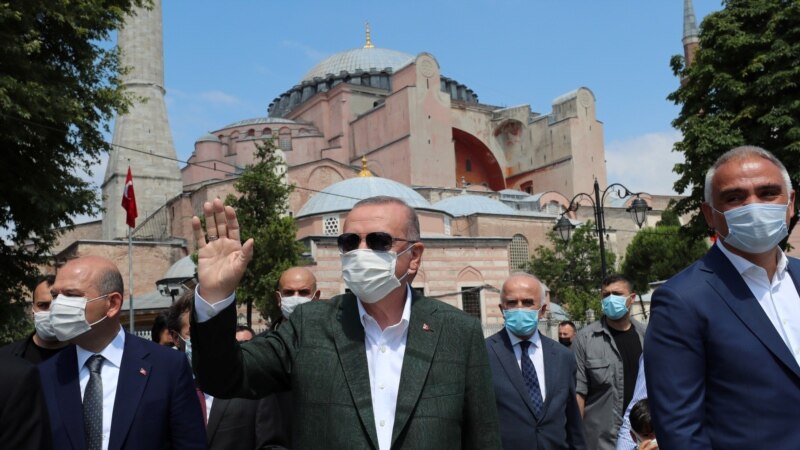 Декрет на Ердоган за нови антикорона мерки