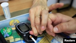 آزمایش تست دیابت در رومانی، عکس آرشیوی است