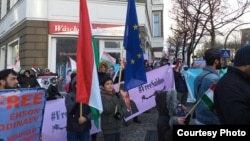 Акция протеста сторонников таджикской оппозиции в Берлине