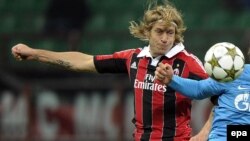 Massimo Ambrosini într-un meci al AC Milan