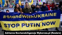 În mai multe orașe din Europa au avut loc în ultimele zile manifestații de sprijin pentru Ucraina. (Cracovia, Polonia, 20 februarie 2022) 